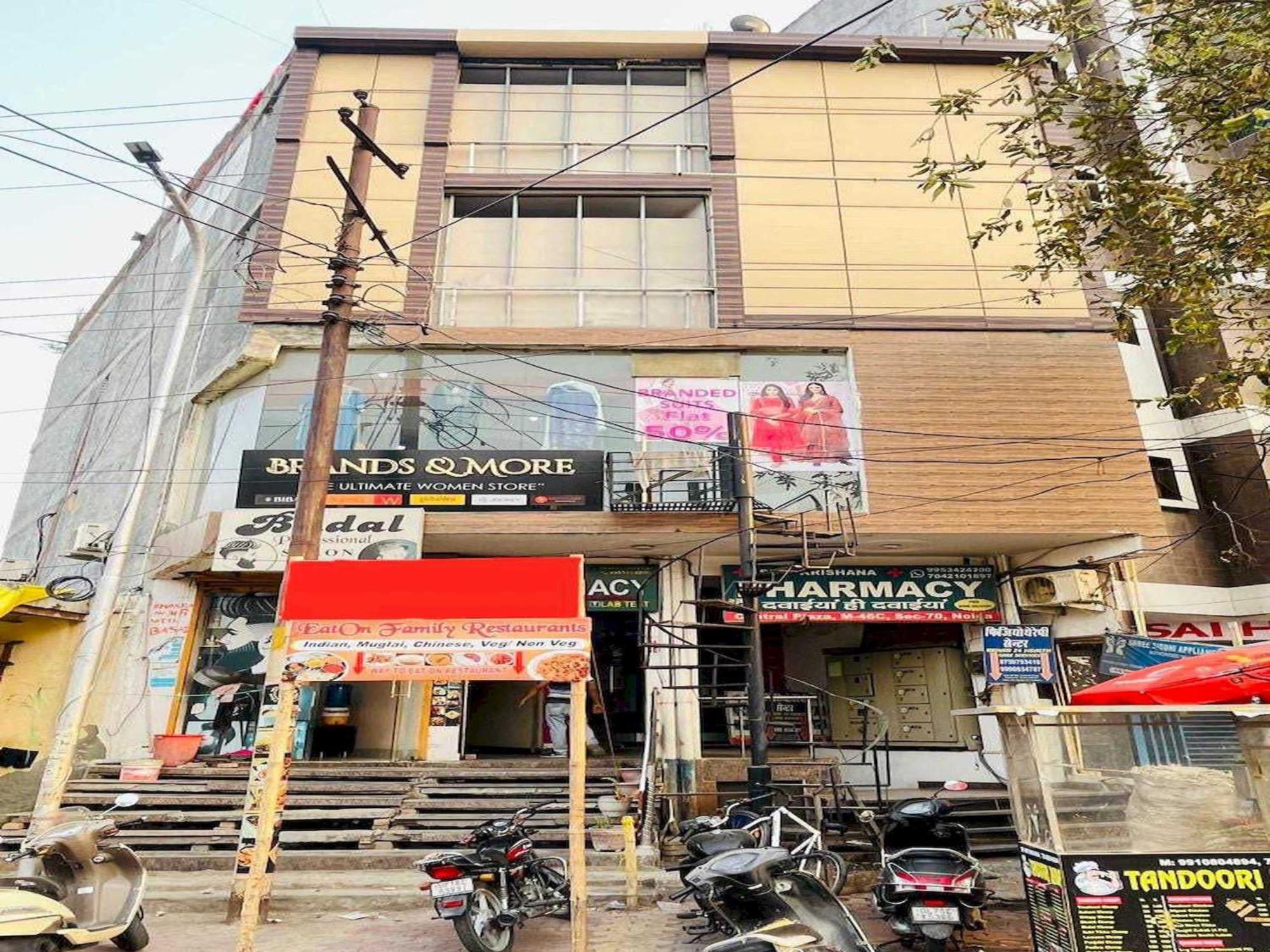 Oyo 49535 P.K公寓酒店 诺伊达 外观 照片